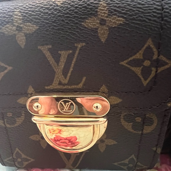 Louis Vuitton Manhattan PM, Authentic - Picture 4 of 16